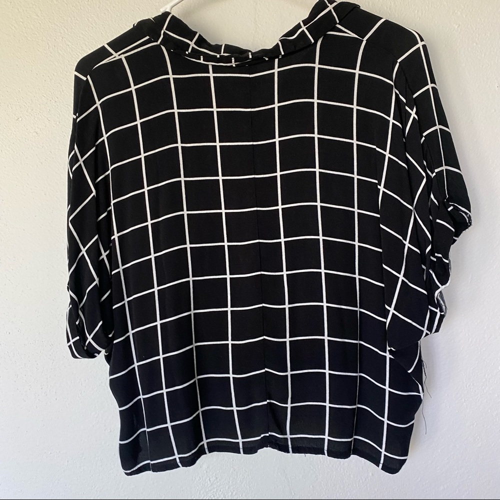 Loose button down top - Picture 2 of 4